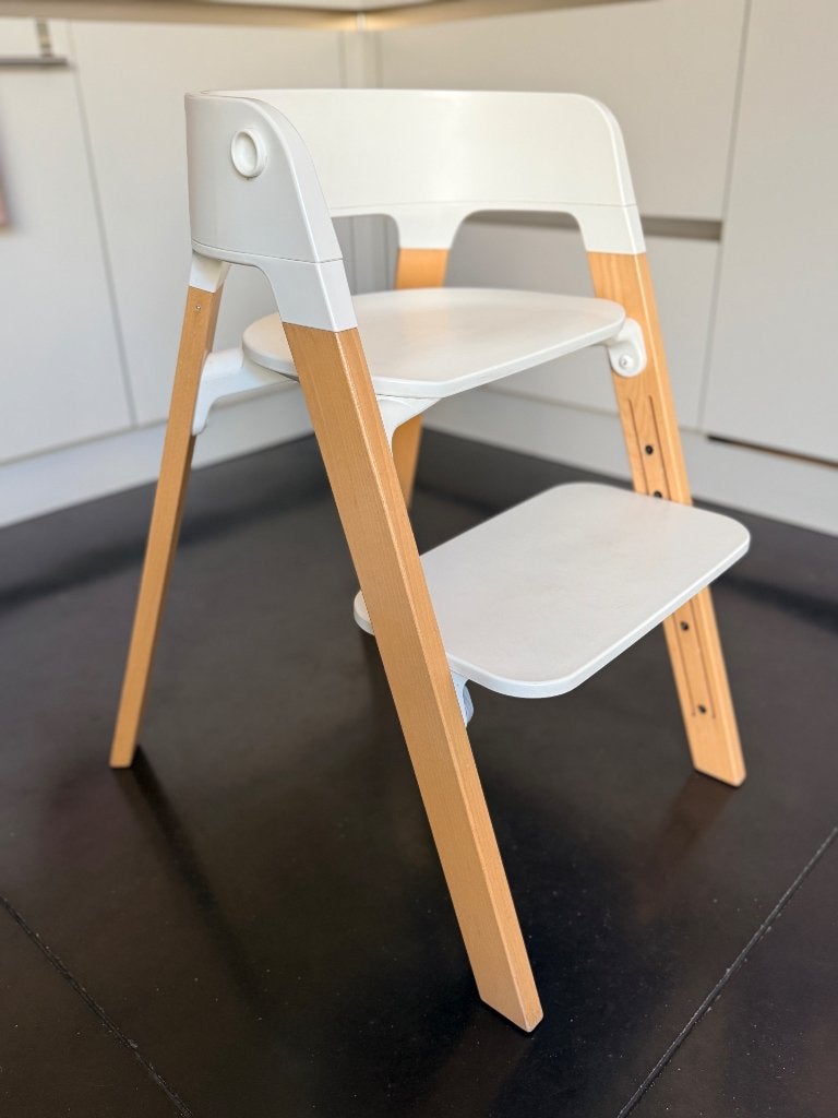 Stokke Steps meegroeistoel met babyset, tablet en kussen, Kinderen en Baby's, Ophalen, Gebruikt, Meegroeistoel, Afneembaar eetblad