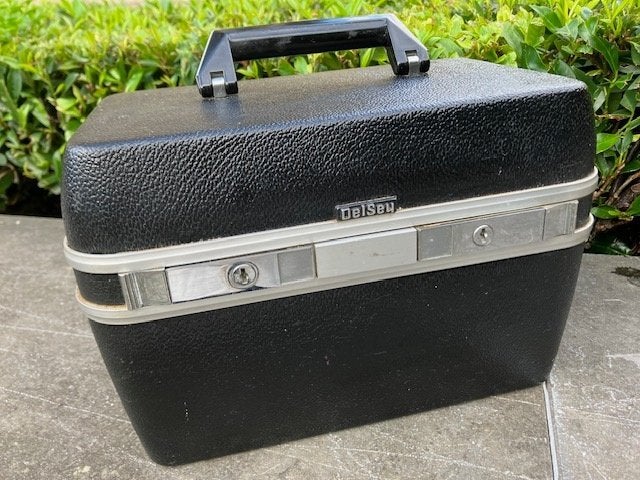 ZWARTE VINTAGE DELSEY BEAUTYCASE. HARDCASE, Gebruikt, Zwart, Ophalen of Verzenden, Met spiegeltje(s)