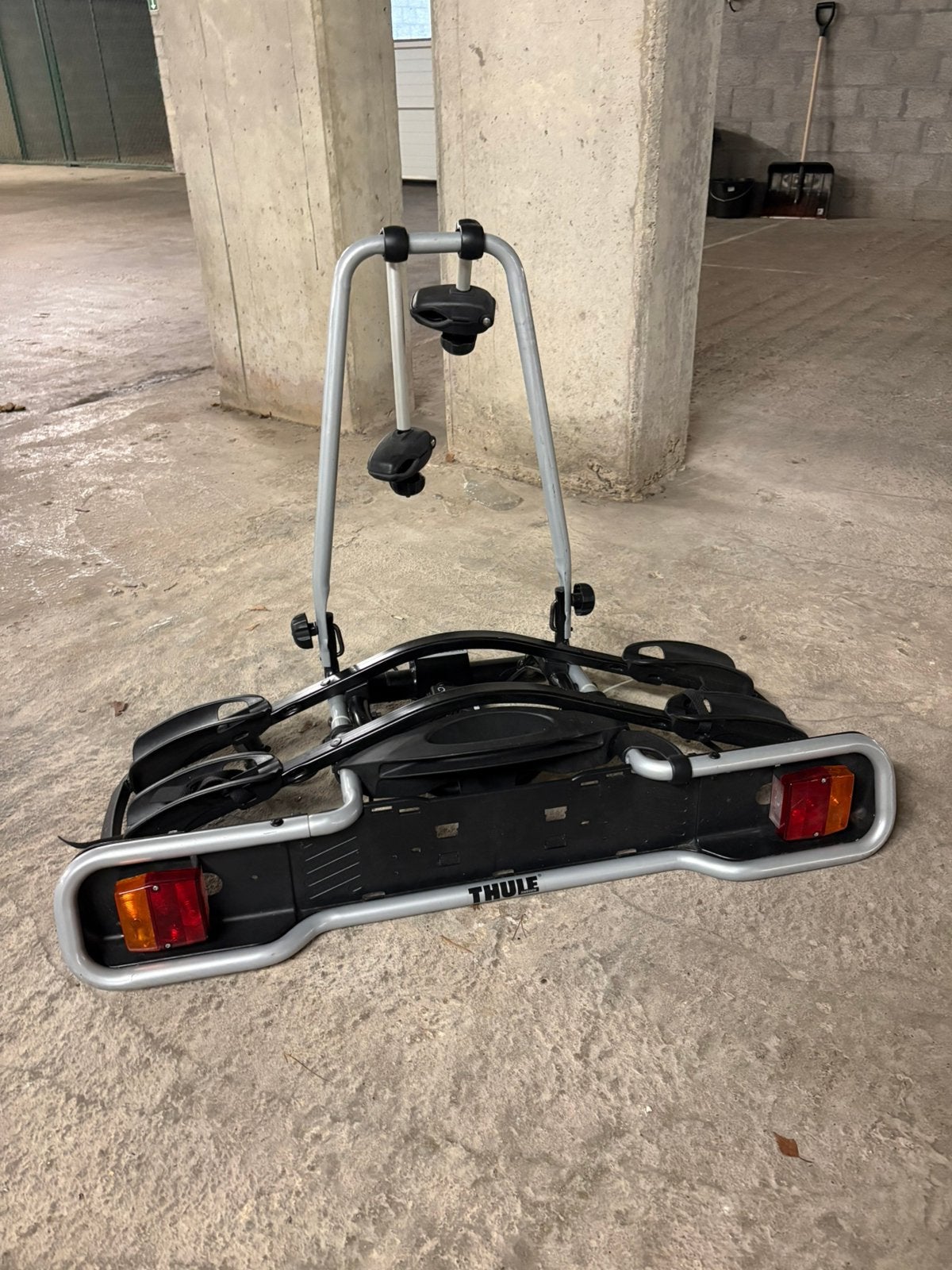 Fiets draager, Brede banden, Zo goed als nieuw, 2 fietsen, Achterklepdrager