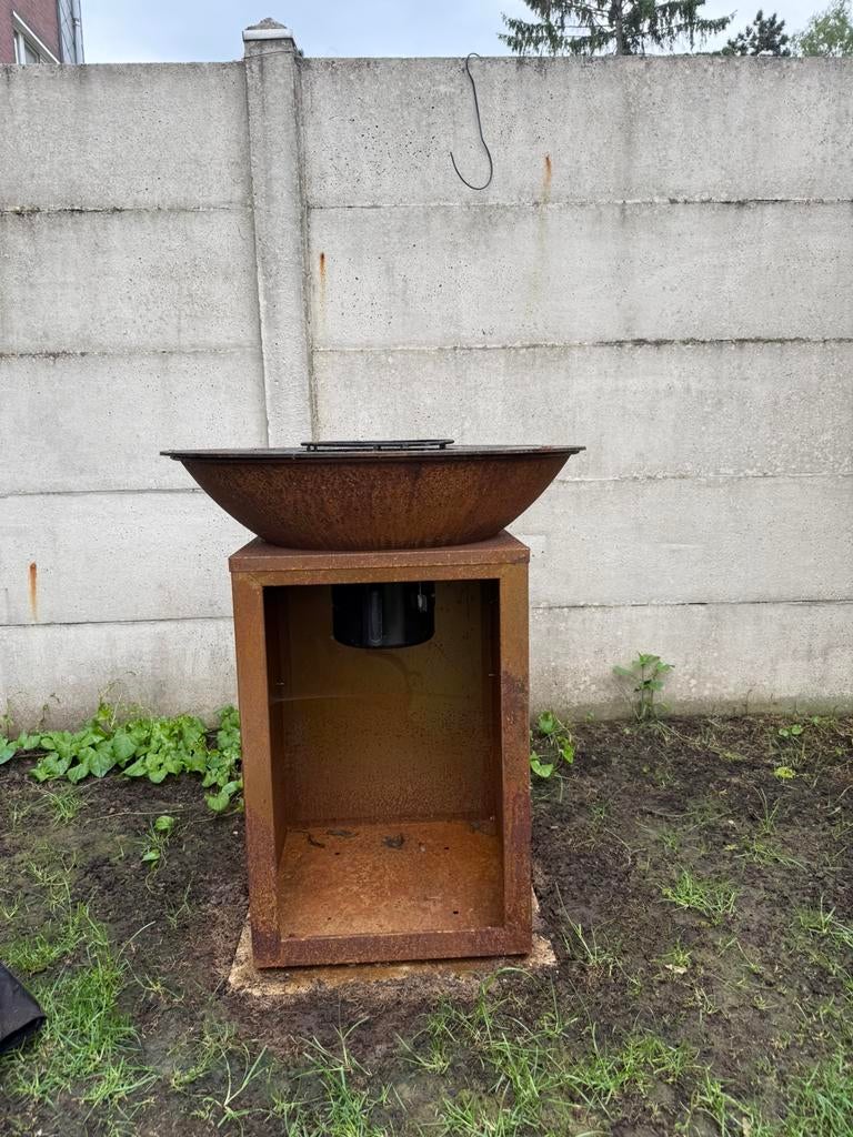 Cortenstaal plancha bbq 80cm met opbergruimte voor hout, Ophalen, Zo goed als nieuw
