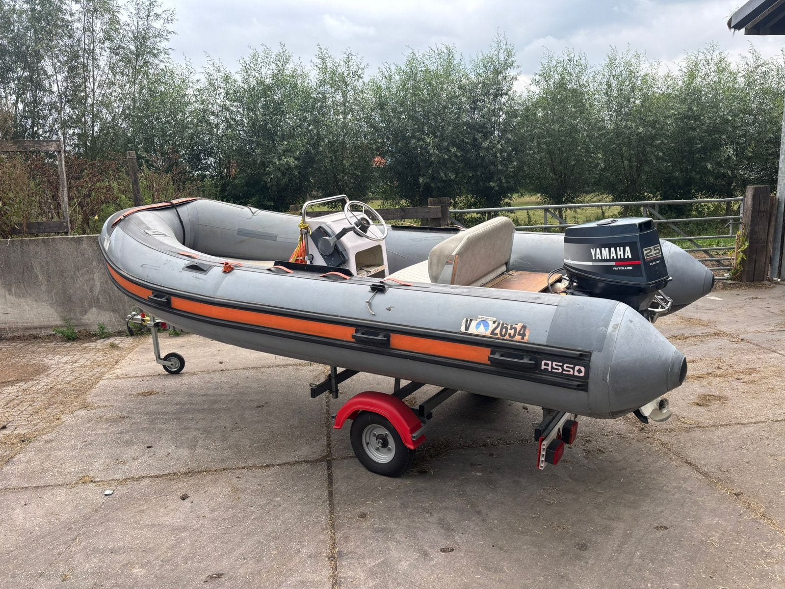 Asso 44 Rib met Yamaha 25 pk autolube, Watersport en Boten, Ophalen of Verzenden, Zo goed als nieuw, Brandstoftank, Polyester/glasvezel