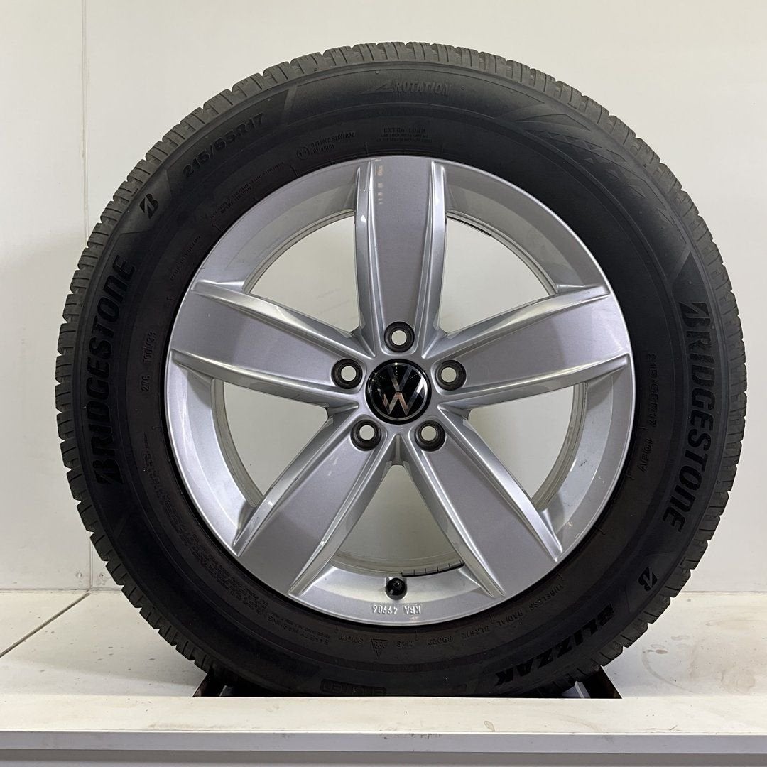 VOLKSWAGEN TIGUAN PASSAT VELGEN SET WINTERBANDEN 17 INCH, Auto-onderdelen, -, -, Banden en Velgen, 17 inch
