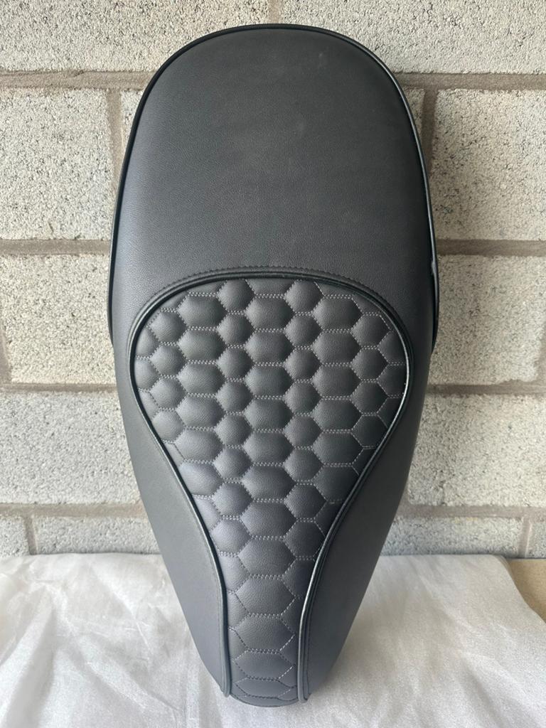 Vespa sprint custom zadel, Enlèvement ou Envoi, Comme neuf, Selle, Piaggio