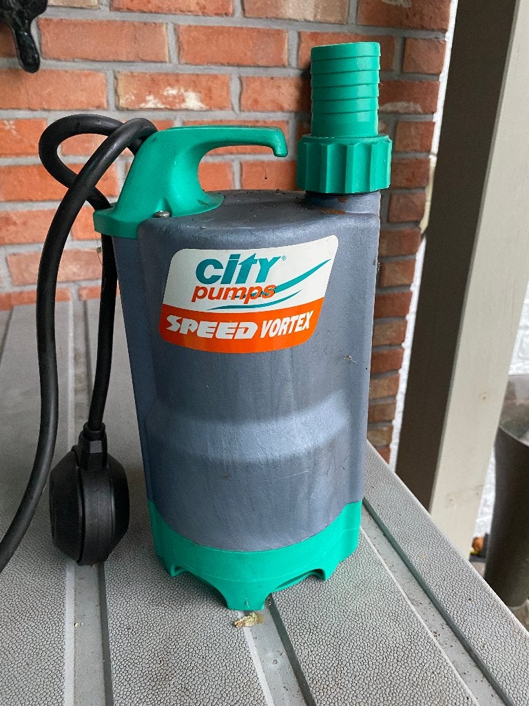 Dompelpomp met vlotter (nieuwprijs 216€), Ophalen, Zo goed als nieuw, Elektrisch, Dompelpomp