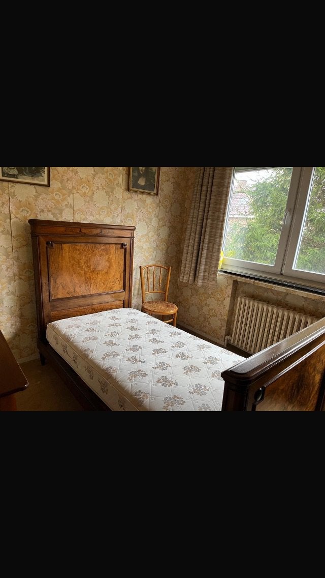 Napoleon III-slaapkamer in prachtige notenhouten burl, Ophalen