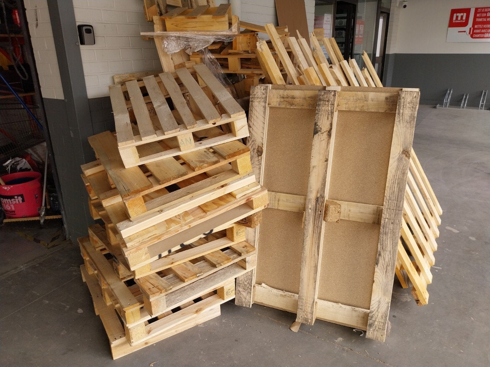 Bois et palettes à donner schaerbeek, Jardin & Terrasse, Enlèvement