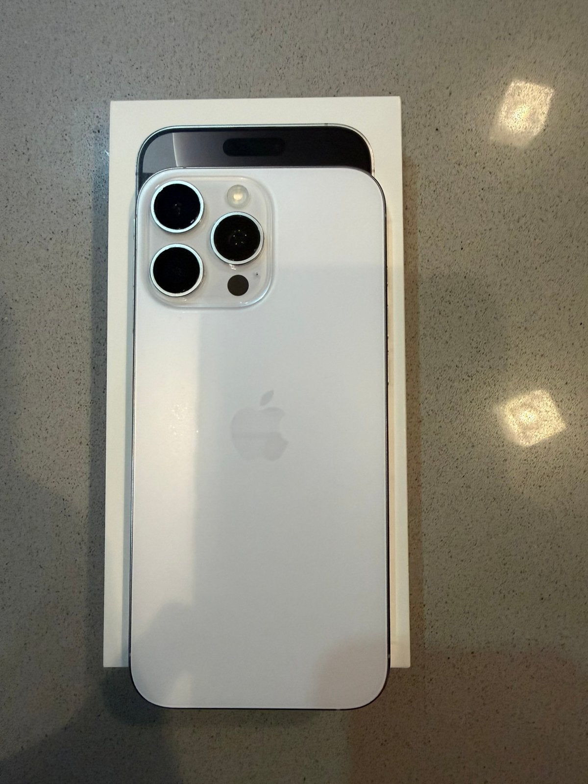 iPhone 16 Pro Max Blanc 256gb, IPhone 16 Pro Max, Comme neuf, Enlèvement, Sans abonnement