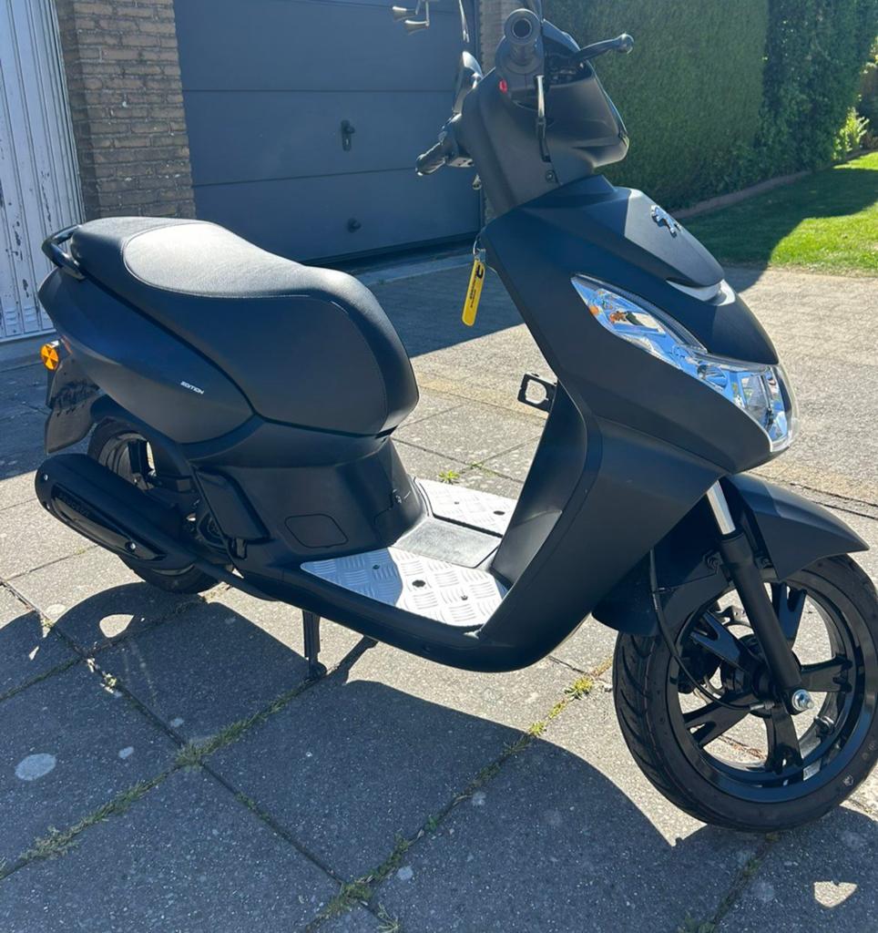 Peugeot Kisbee Black Edition (600 km !), Vélos & Vélomoteurs, Scooters | Peugeot, Neuf, Autres modèles, Classe B (45 km/h), Enlèvement