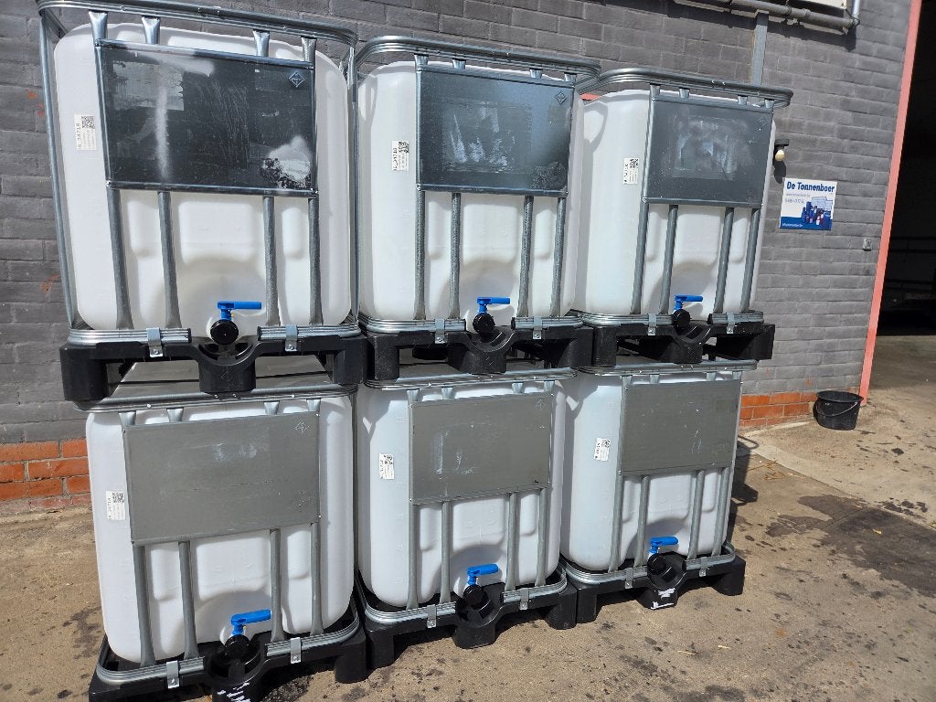 Nieuwe IBC-container van 640 liter op een kunststof pallet, Tuin en Terras, Regentonnen, Ophalen, Kunststof, Met kraantje, 150 liter of meer
