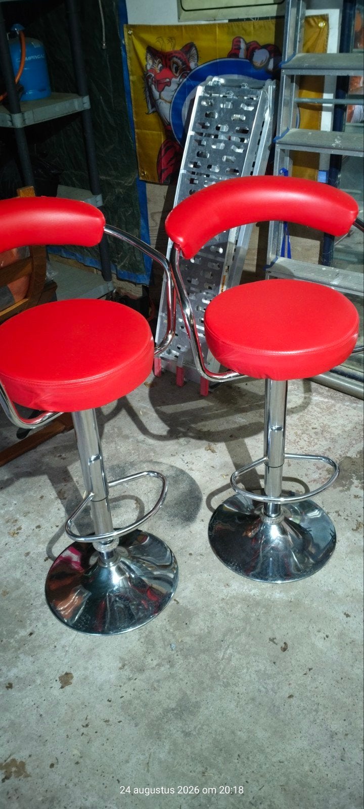 2 retro barkrukken 35euro, Huis en Inrichting, Barkrukken, Ophalen, In hoogte verstelbaar
