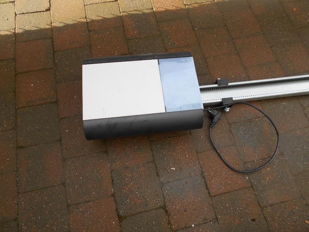 Moteur electrique pour porte de garage-avec telecommande, Enlèvement, Comme neuf, Moteur électrique, Moins de 1400 tpm