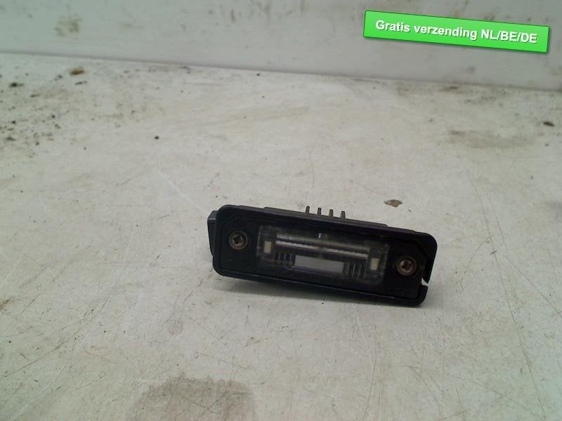 KENTEKENPLAATVERLICHTING Golf VI (5K1) (3D0943021A), Auto-onderdelen, Gebruikt, Volkswagen, Volkswagen AG, Kundenbetreuung@volkswagen.de