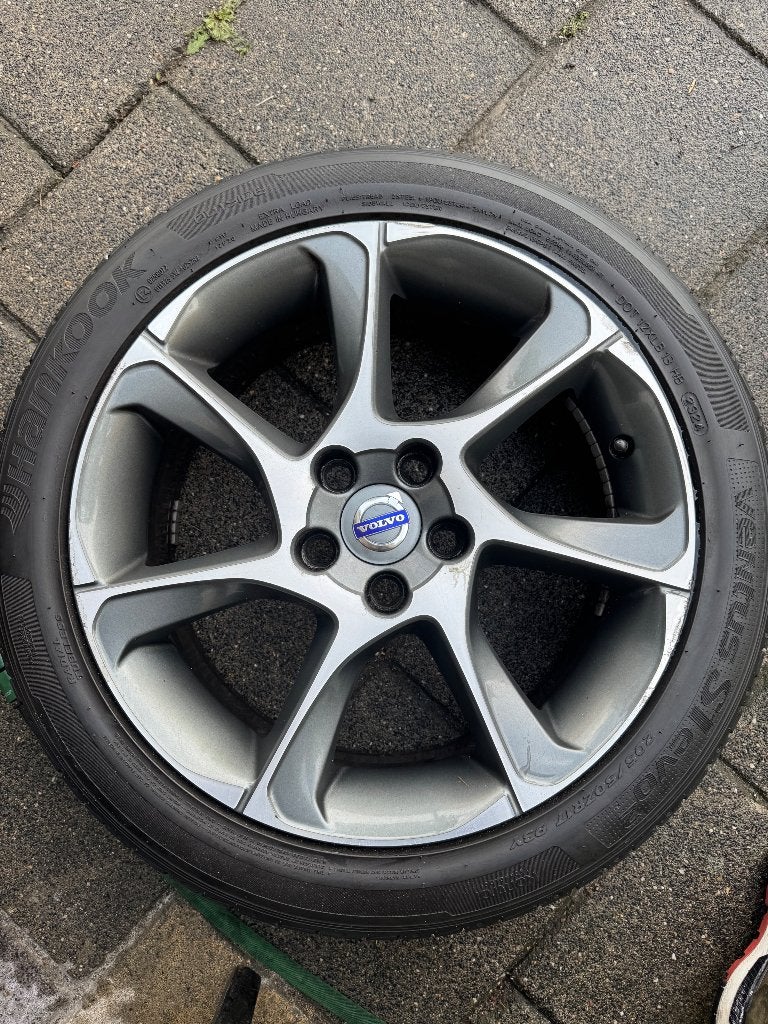 Volvo 17 inch portunus velgen met zomerbanden, Auto-onderdelen, Banden en Velgen, Ophalen, Gebruikt, Velg(en), 17 inch