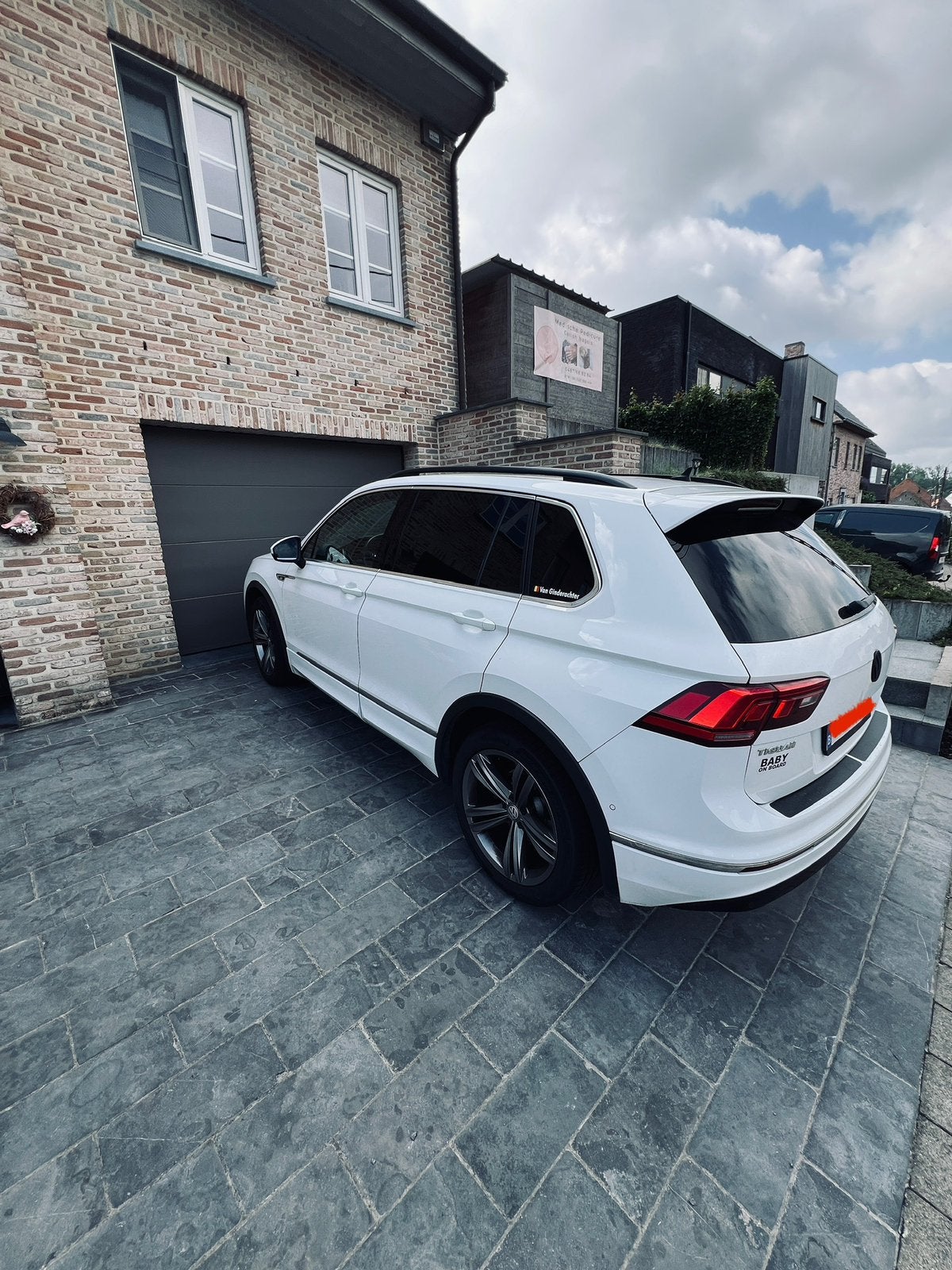 VW tiguan R-line, Auto's, Voorwielaandrijving, Parkeerassistent, Stof, Wit