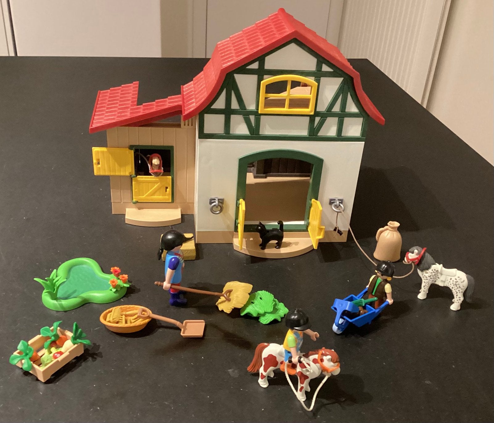 Playmobil 5684 : Ferme de poneys (vendu sans barrières)., Enfants & Bébés, Jouets | Playmobil, Enlèvement ou Envoi, Comme neuf
