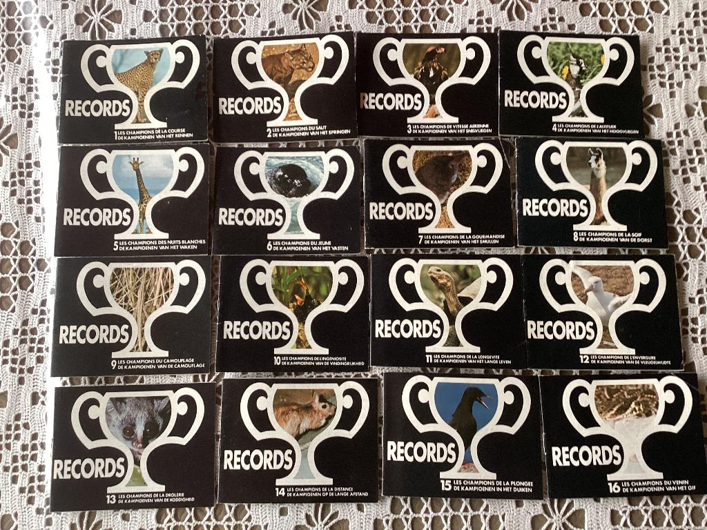 16 mini boekjes. Record van dieren chocolade Nestlé volledig, Ophalen of Verzenden, Gebruikt
