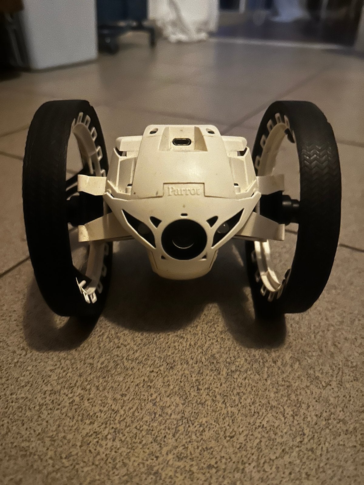 MINI-DRONE SUMO SAUTANT UN PERROQUET AVEC CAMÉRA, TV, Hi-fi & Vidéo, Drones, Enlèvement ou Envoi, Comme neuf, Parrot