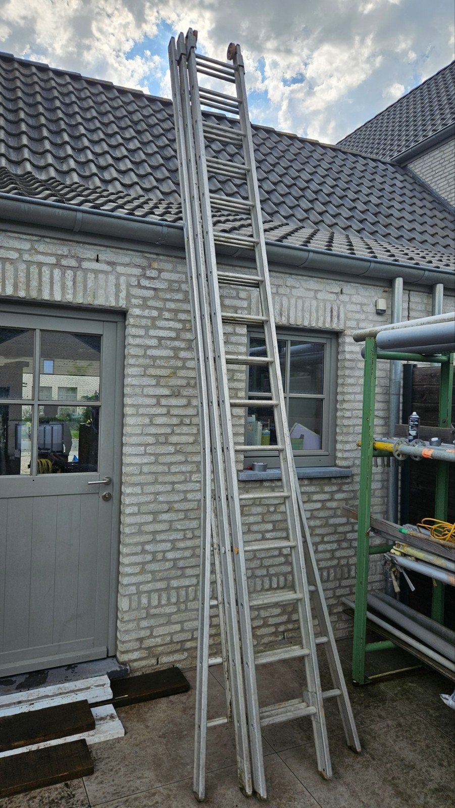 Ladder 3 maal 13 treden, Ophalen, Zo goed als nieuw, Ladder, Opvouwbaar of Inschuifbaar