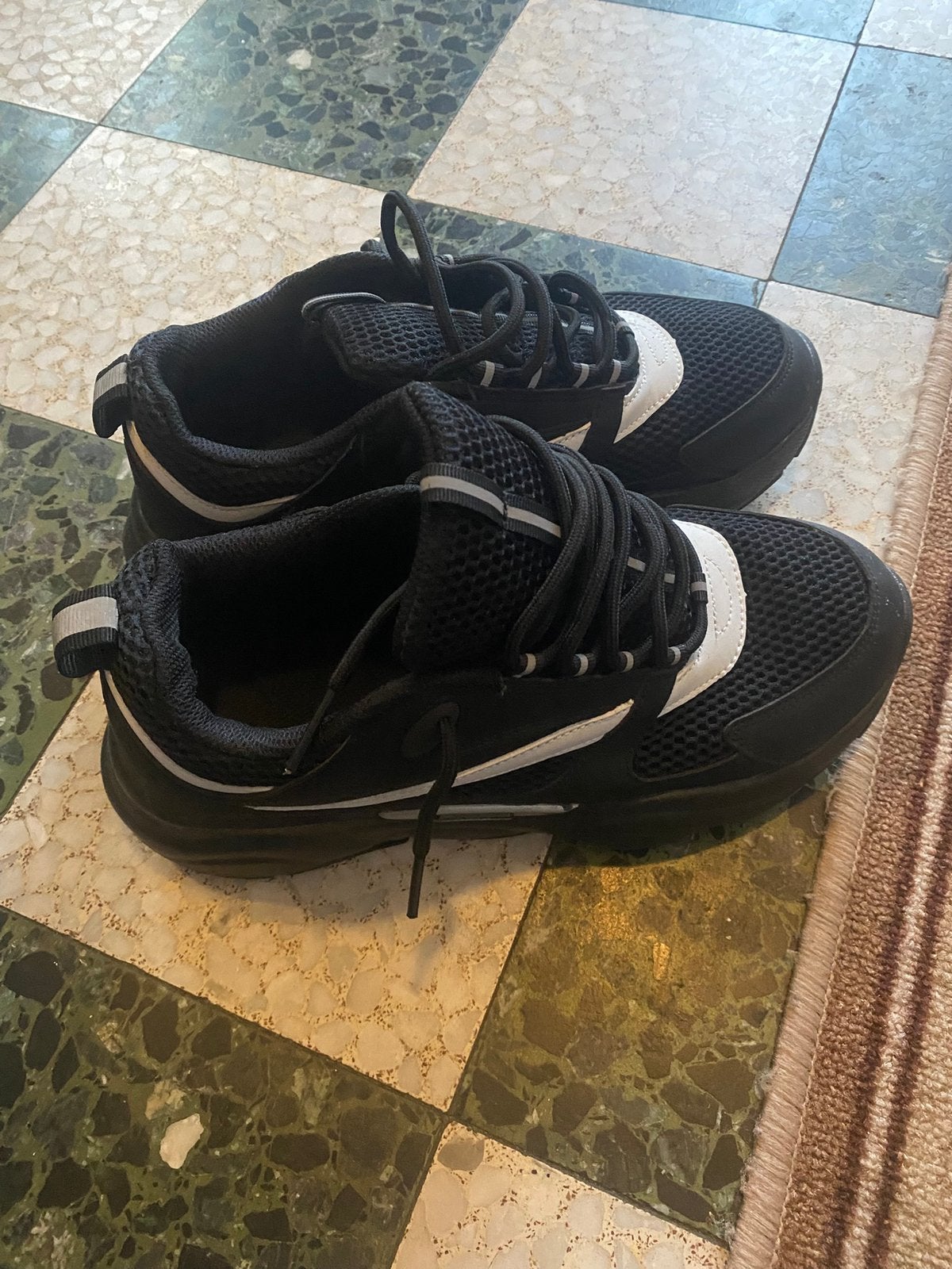Dior schoenen, Sport en Fitness, Basketbal, Ophalen, Zo goed als nieuw, Schoenen