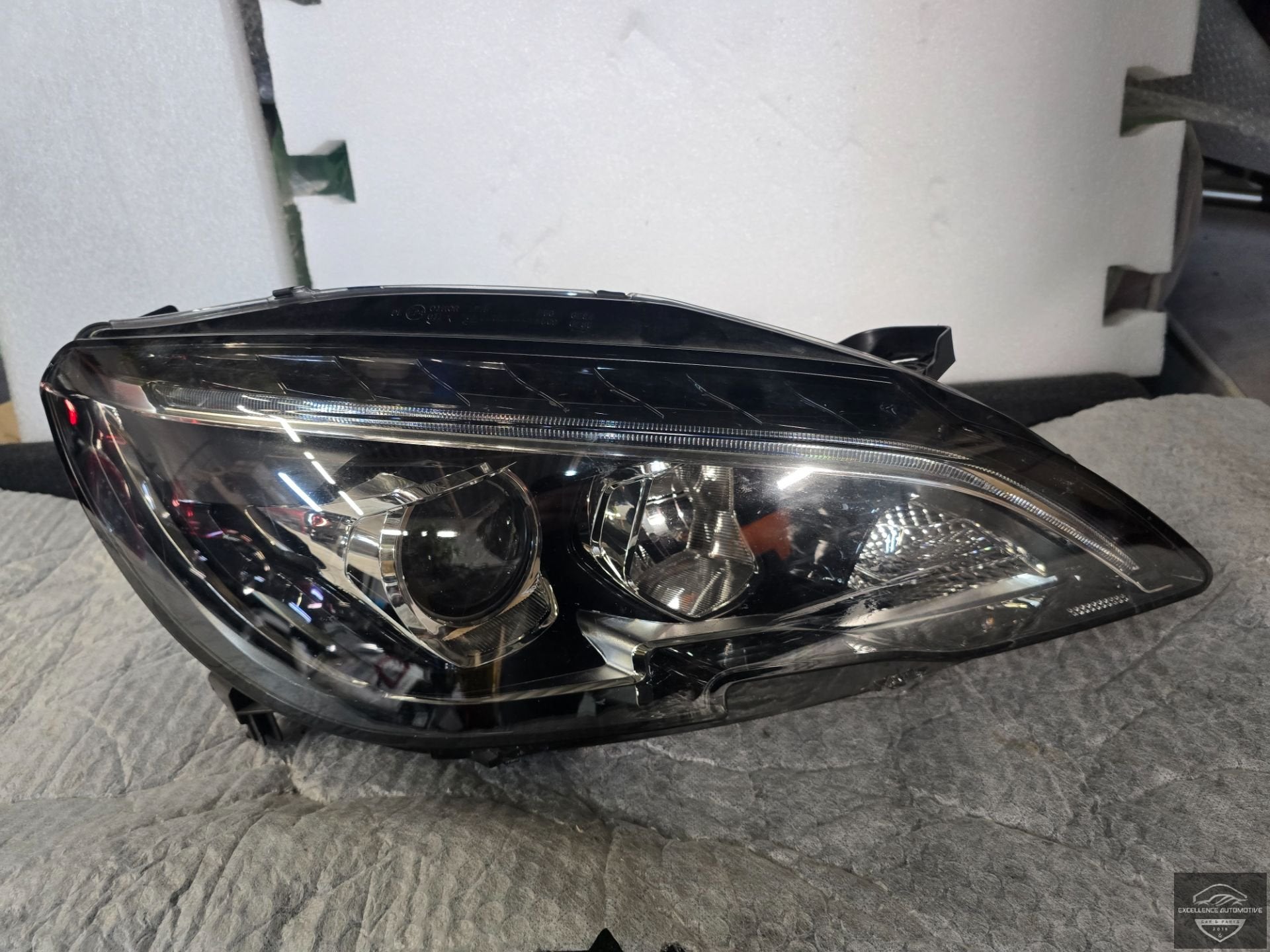 Peugeot 308 T9 Facelift 2019+ LED Koplamp Rechts 9816990580, Auto-onderdelen, Verlichting, Peugeot, Gebruikt