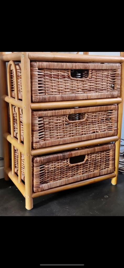À VENDRE : armoire, fauteuil roulant, table, sièges micro, Animaux & Accessoires, Oiseaux | Cages & Volières, Enlèvement, Comme neuf