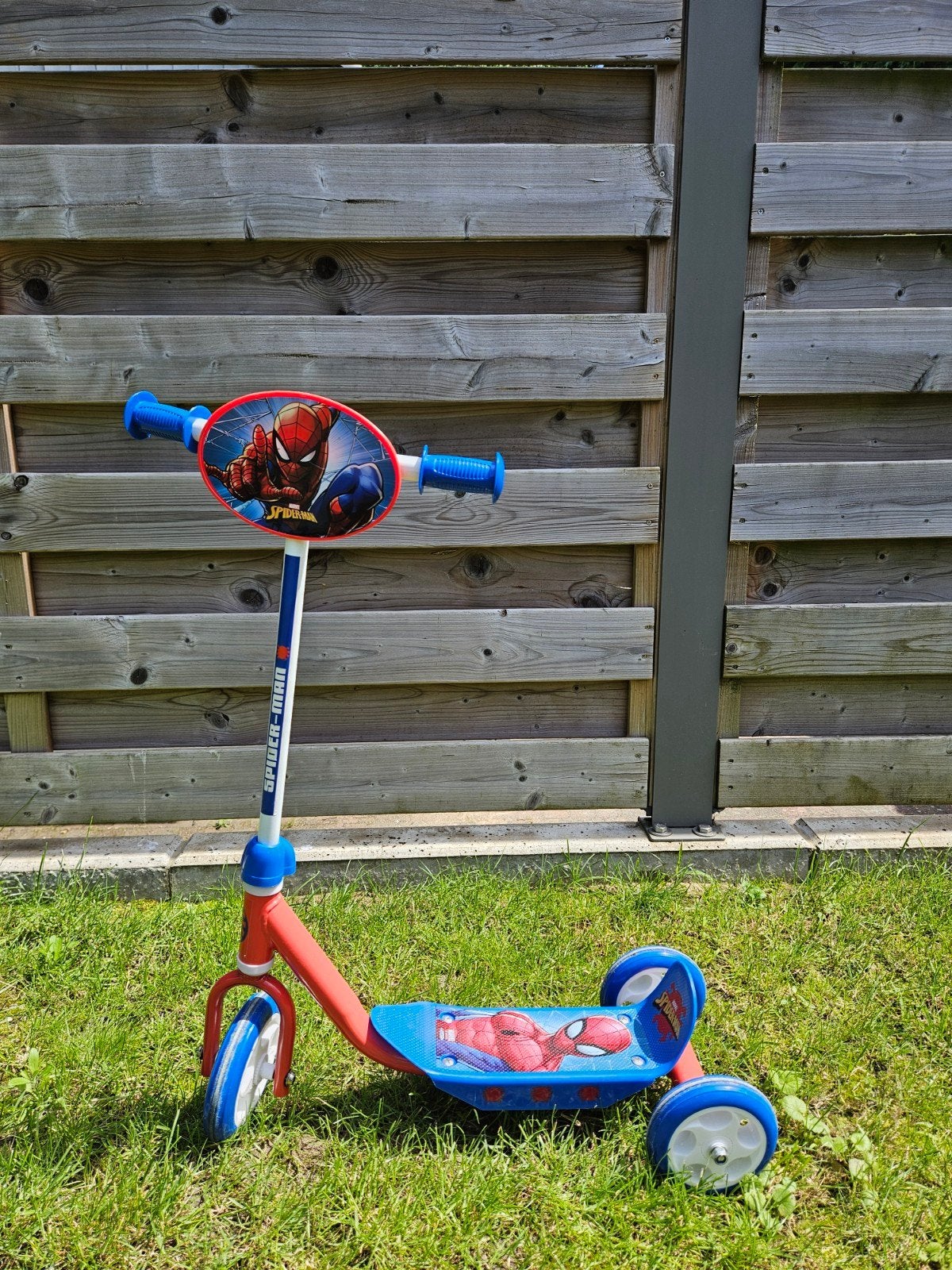 Spiderman step met 3 wielen, Ophalen, Zo goed als nieuw