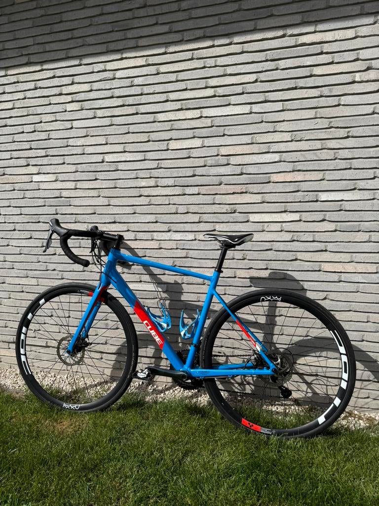 Cube Attain Race Disc Road Bike 2020 Blue/Red, Enlèvement, Comme neuf