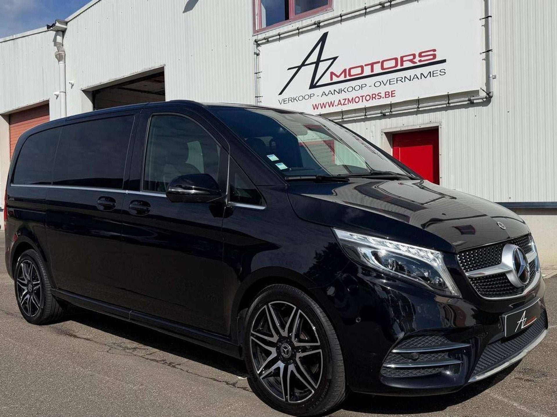 Mercedes-Benz V 300 d SWB ///AMG Lichte vracht Burmester/360, Automaat, Dealer onderhouden, 239 pk, 4 cilinders