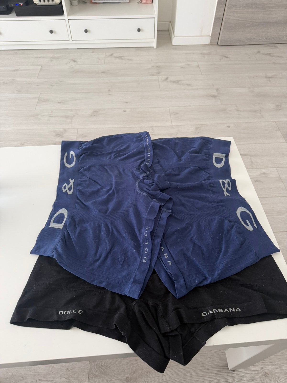 3 boxers dolce gabbana 10€, Enlèvement
