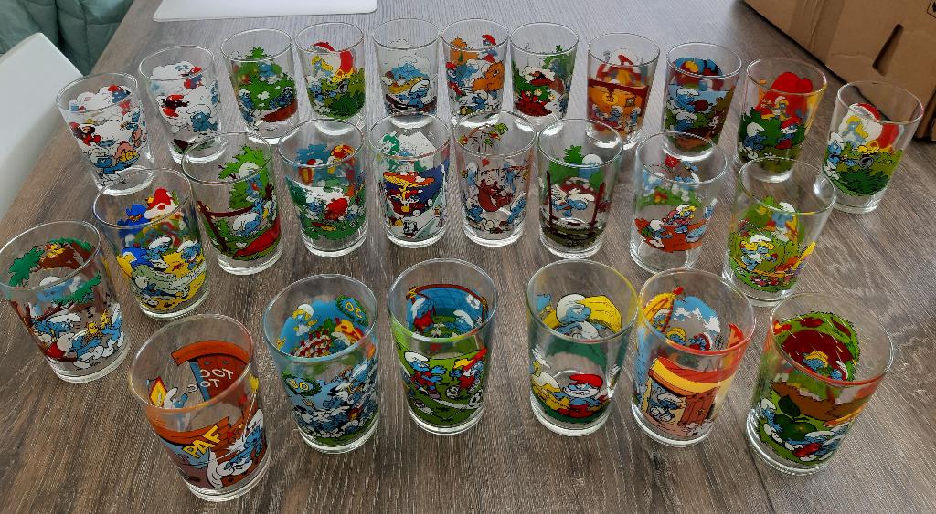 32 glazen smurfen, Verzamelen, Ophalen of Verzenden, Gebruikt, Gebruiksvoorwerp