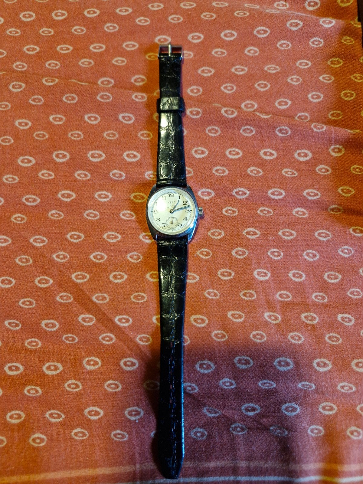 montre femme hero, Enlèvement