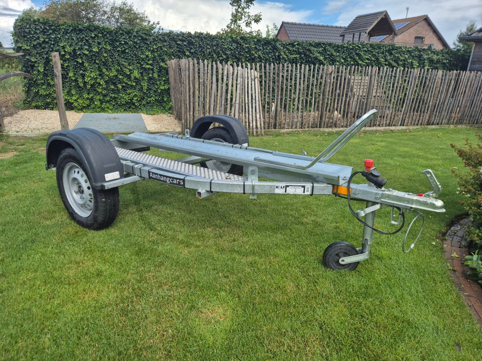 motor aanhangwagen 1 jaar oud, Ophalen, Zo goed als nieuw