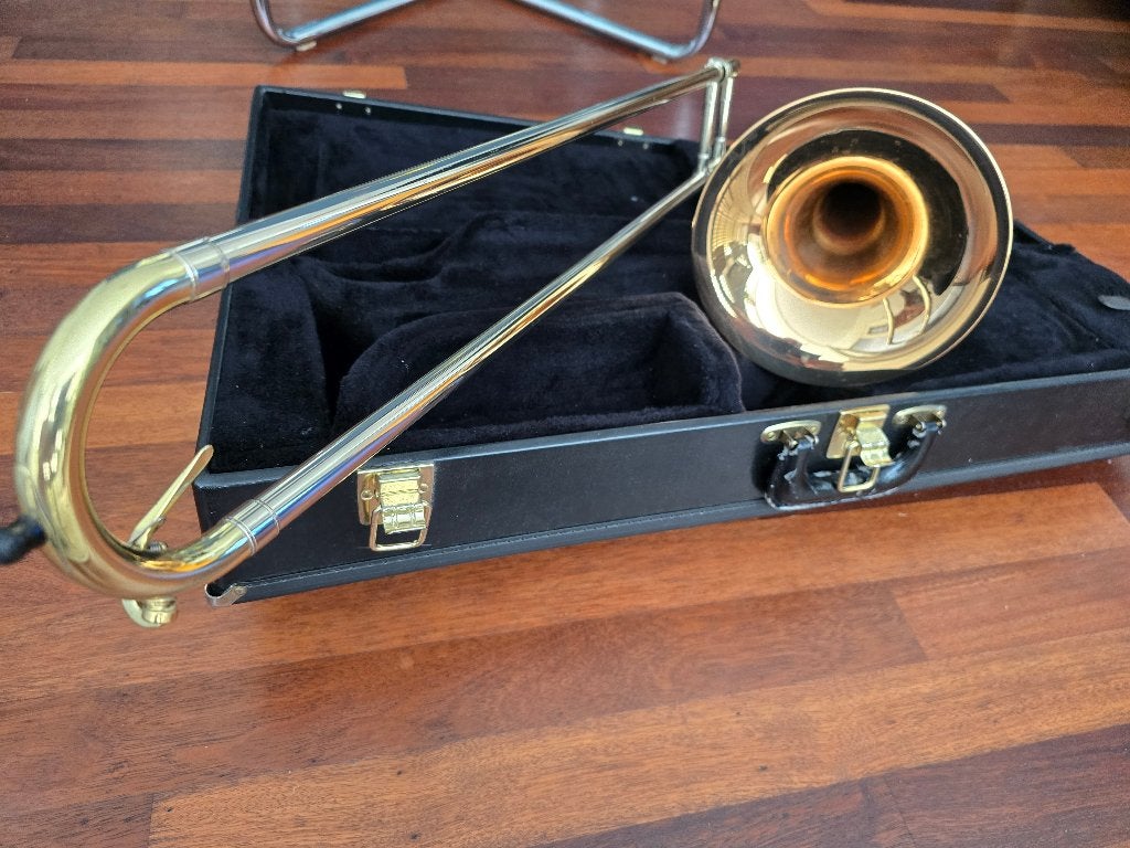 Trombone King 2104 4B, Muziek en Instrumenten, Ophalen, Gebruikt, Tenor, Met koffer