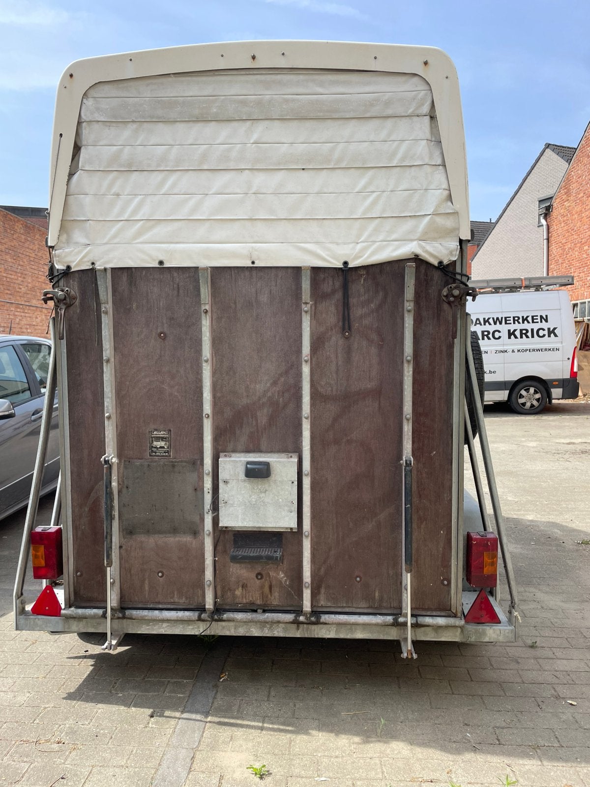 Paarden trailer, Enlèvement, Utilisé