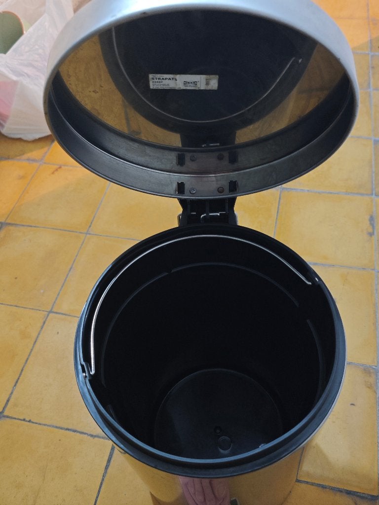 IKEA STRAPATS Pedal Bin – 12 L, Maison & Meubles, Accessoires pour la Maison | Poubelles, Enlèvement