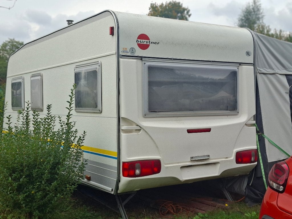 Bürstner Ventana Avantgarde 4366 -1999- voortent + inboedel, Caravans en Kamperen, Vast bed, Oven, Particulier, Bürstner