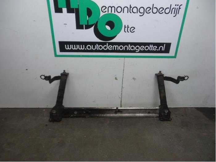 Barre radiateur d'un Renault Megane (Megane 09-), Renault, -, 3 mois de garantie, Utilisé