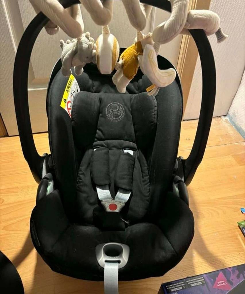 Cybex Cloud T i-Size zwarte autostoel, Kinderen en Baby's, Autostoeltjes, Ophalen