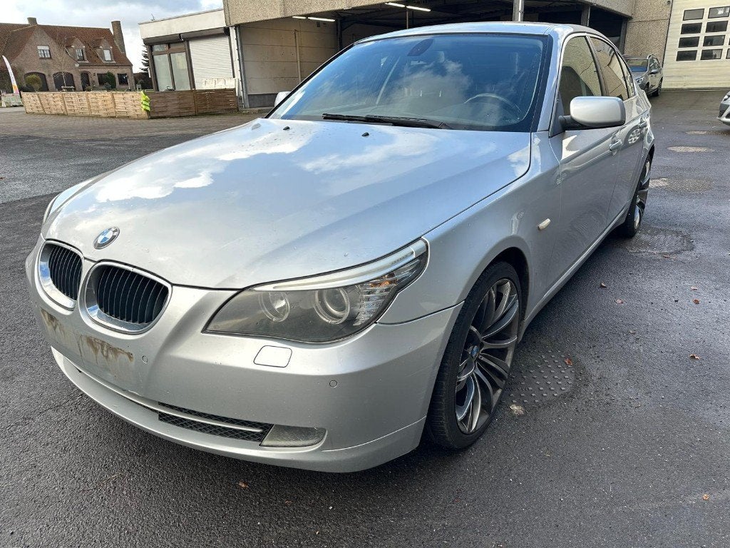 BMW 520D, Autos, BMW, Argent ou Gris, Entreprise, Boîte manuelle, Entretenue par le concessionnaire