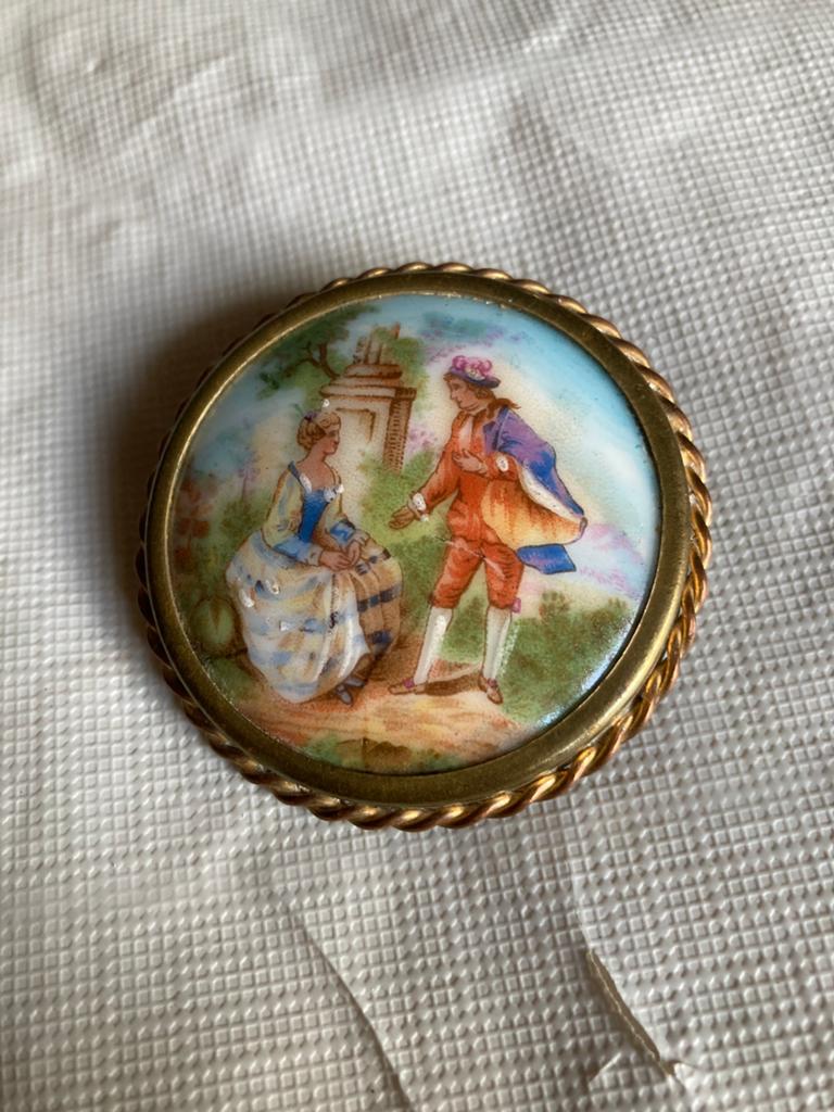 Broche (camee), Ophalen, Gebruikt