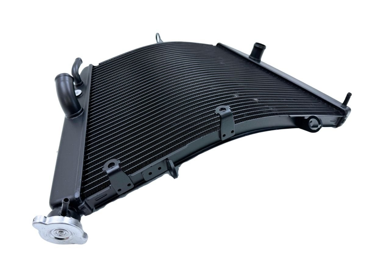 RADIATEUR EAU Suzuki GSX R 600 2006-2007 (GSXR600 K6 / K7), Motos, Dhr. S. di Majo, Neuf, Info@cama-motorparts.nl, P.J. Troelstraweg 8 8
3144 CX  MAASSLUIS, NL
