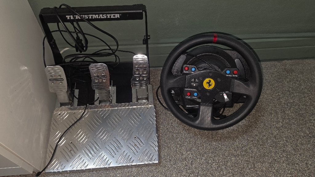 Thrustmaster T300 Ferrari GTE Edition + T3PA Pro pedalen, Ophalen, Gebruikt, TCA & Thrustmaster