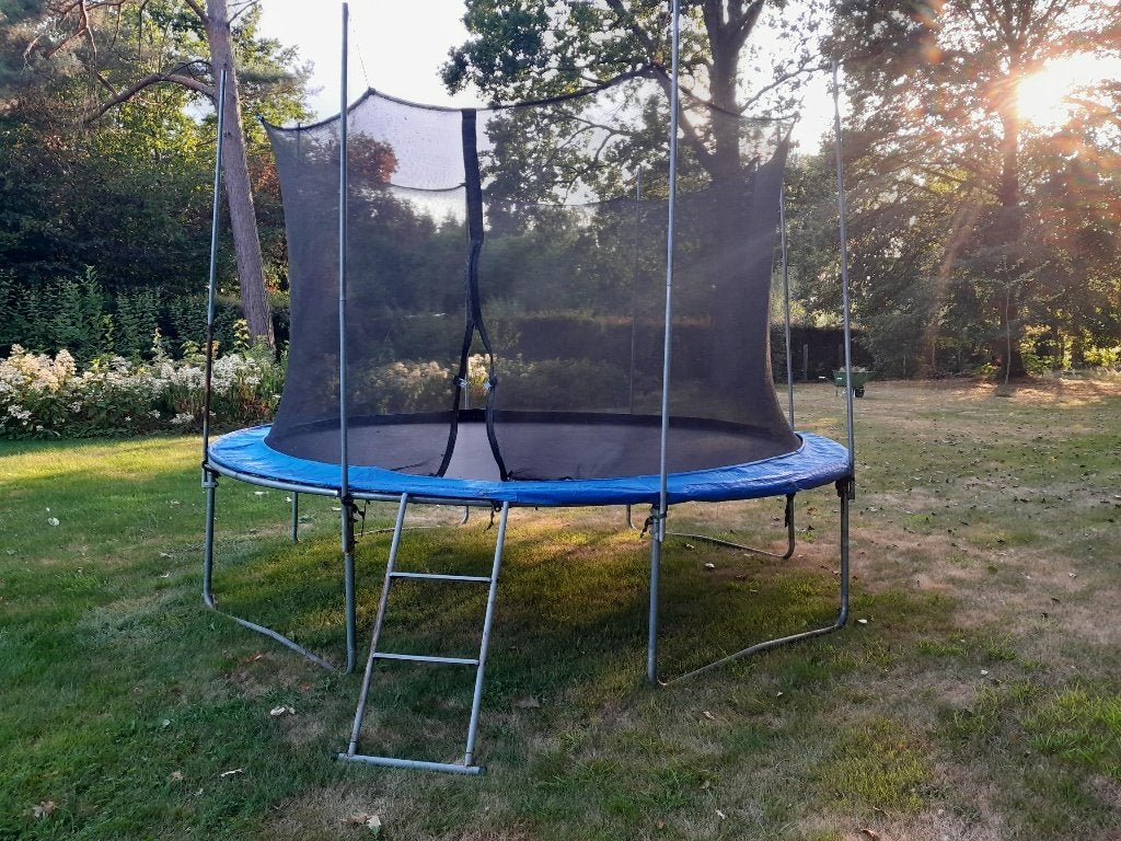 Trampoline avec diamètre 360 cm, Enfants & Bébés, Jouets | Extérieur | Trampolines, Enlèvement, Utilisé