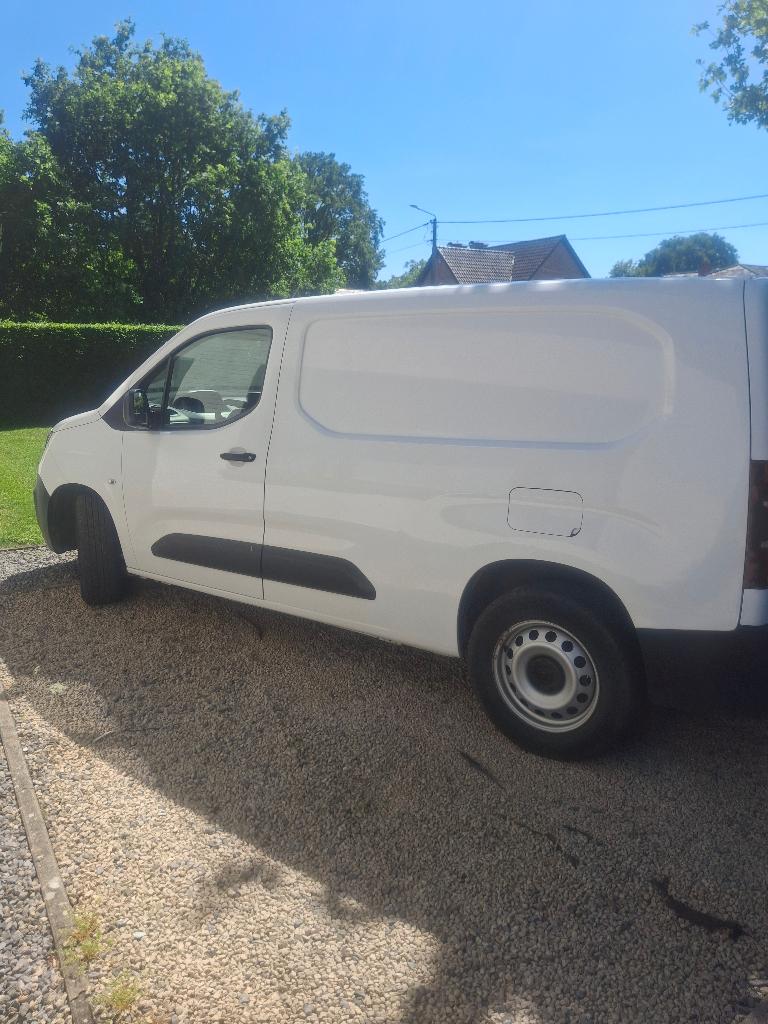 Peugeot partner, Auto's, Bestelwagens en Lichte vracht, Voorwielaandrijving, Stof, Wit, Particulier