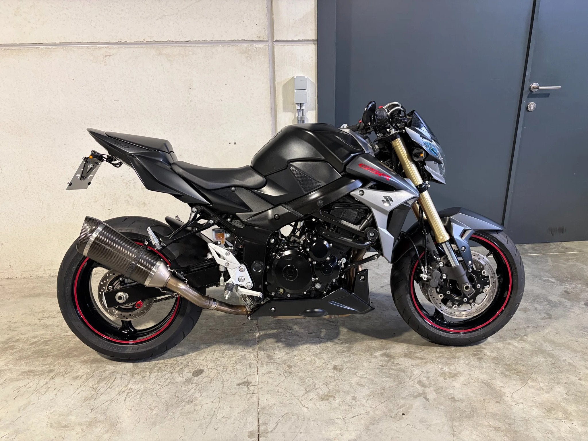 Suzuki GSR750 leuke naked met abs en opties (bj 2013), Motoren, Motoren | Suzuki, 750 cc, Bedrijf, Meer dan 35 kW, Overig