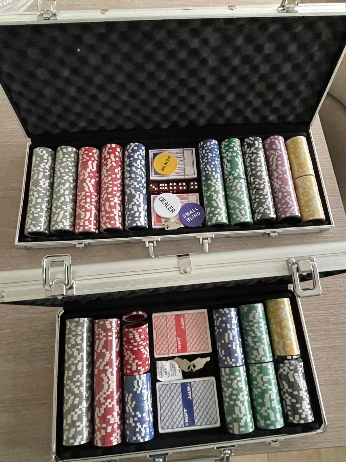 Pokerkoffer 500 chips - 65 Euro / 300 chips - 40 Euro, Ophalen of Verzenden, Nieuw