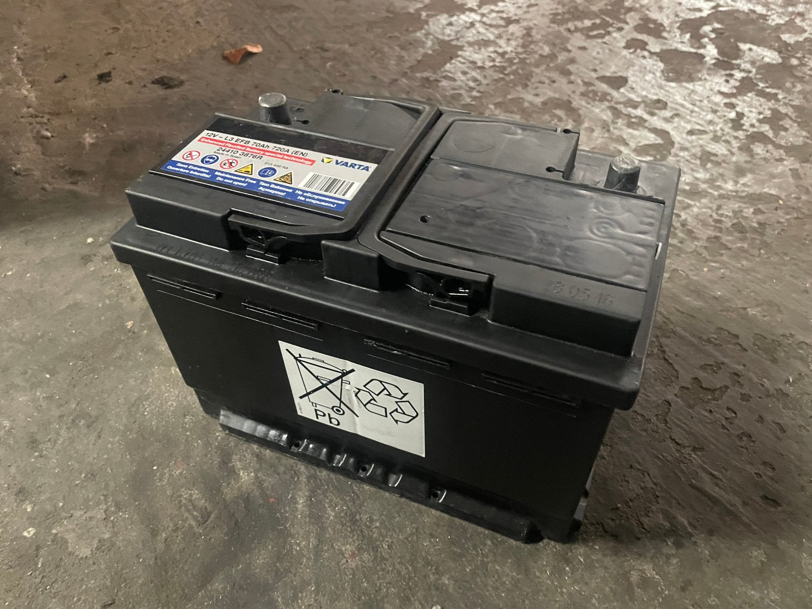VARTA autobatterij werkt nog perfect 70ah 720A, Auto-onderdelen, Gebruikt