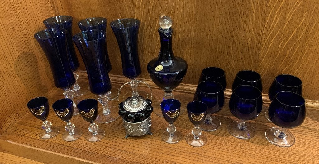 Lot de verrerie décorative en verre bleu cobalt, Enlèvement