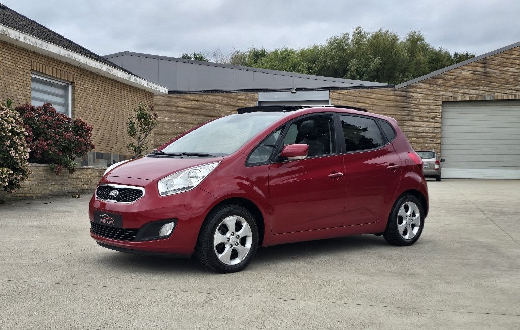Kia Venga 1.4i Essence ** Toit Pano - 92.000km ** GAR 12M, Autos, Rouge, Euro 5, Achat, Entreprise