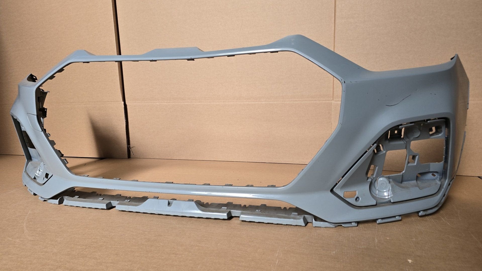 Voorbumper Audi A1 82A CITY CARVER 82A807437K ALLSTREET Z7W, -, Origine de la pièce connue, Audi, Utilisé